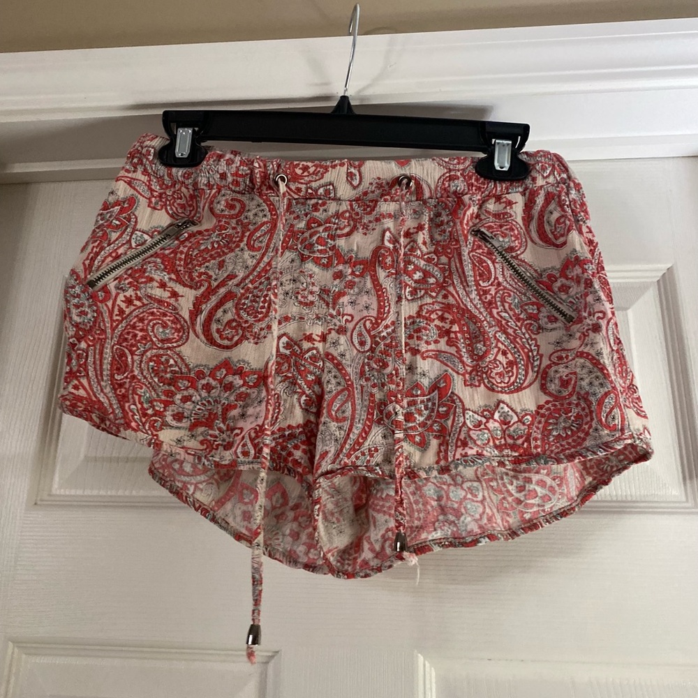 That’s It shorts are a size Small.